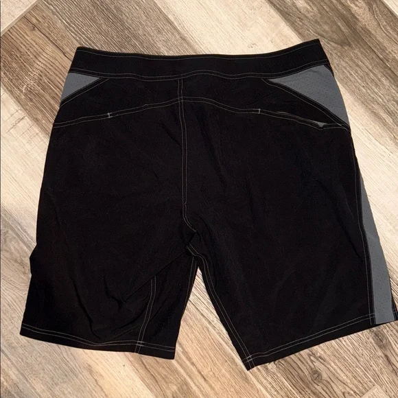 5.11 Tactical Black and Gray Performance Shorts Mens Sz 34 - Picture 3 of 3